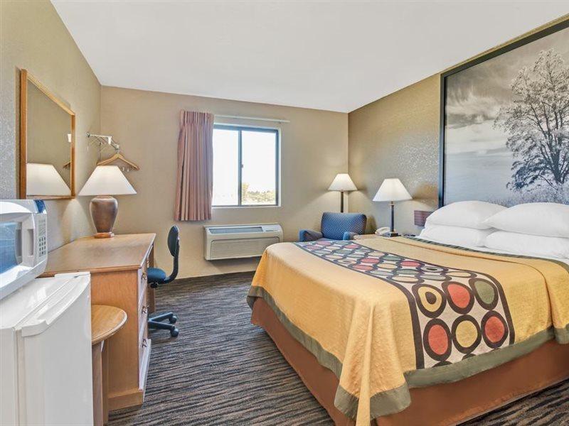 Super 8 By Wyndham Spokane/West Эруэй-Хайтс Экстерьер фото