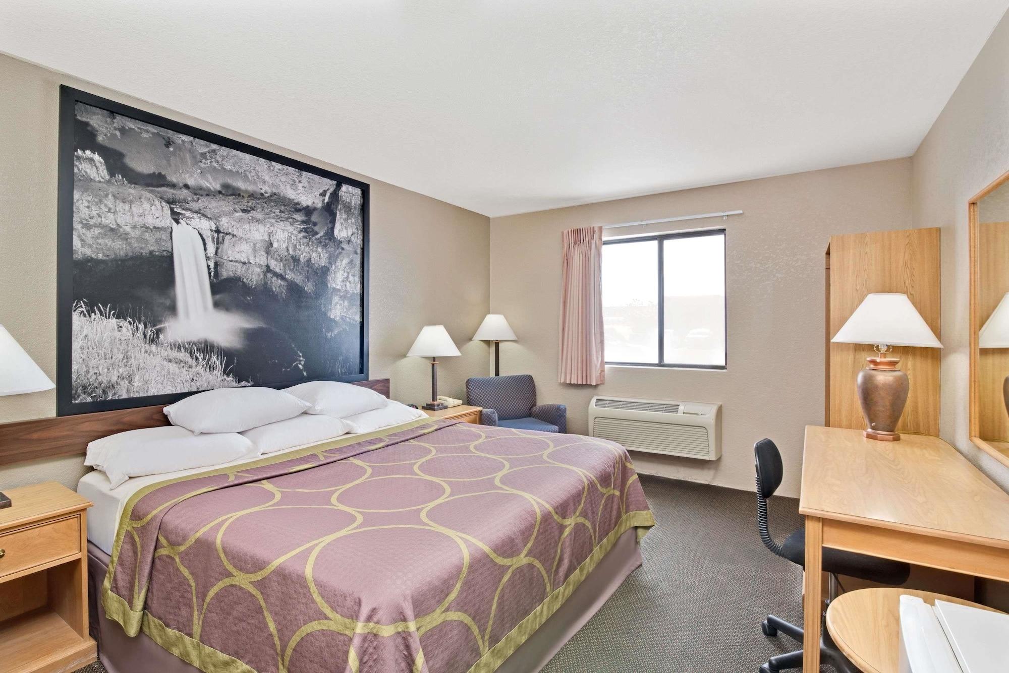 Super 8 By Wyndham Spokane/West Эруэй-Хайтс Экстерьер фото